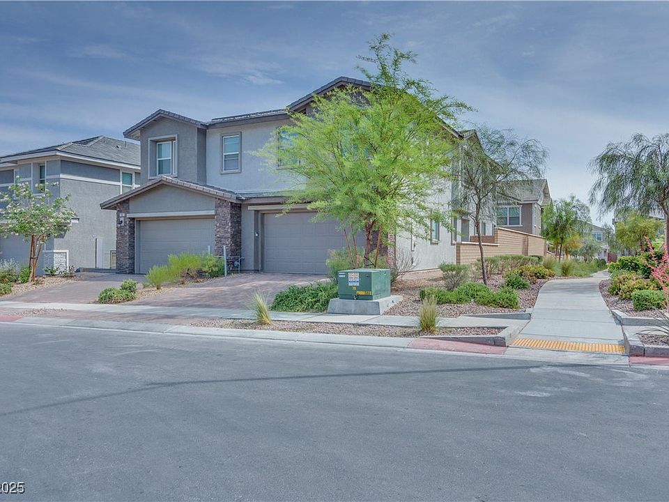 1st image of 764 Aurora Vale Pl