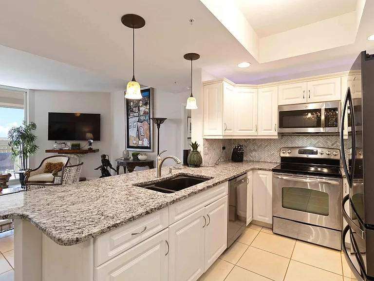 1001 Arbor Lake Dr #606 — Photo 14