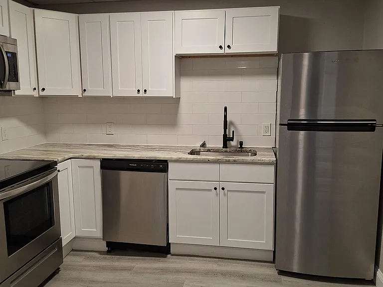 4723C N Main St — Photo 2