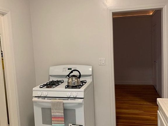 4th image of 1105 Mound Ave #B