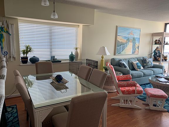 5th image of 211 Arendell St APT 401
