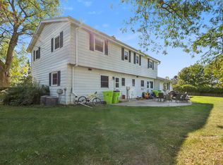 404 Hartridge Dr #404, Hartland, WI 53029