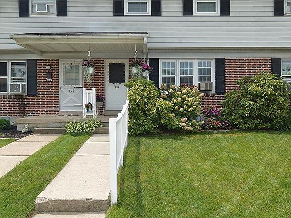 2nd image of 134 W Gaul St