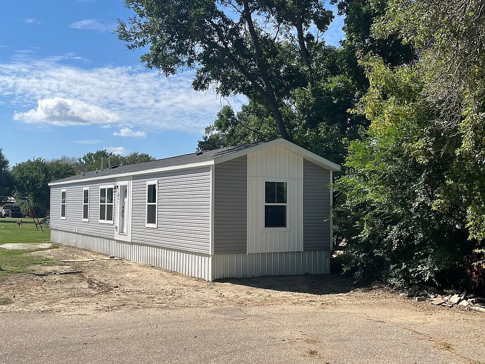 1st image of 800 Woodland Trl