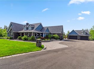 81 Thorncastle St, Moncton, NB E1G0S6