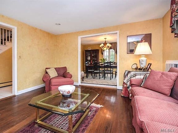 5th image of 217 Glen Cove Ave