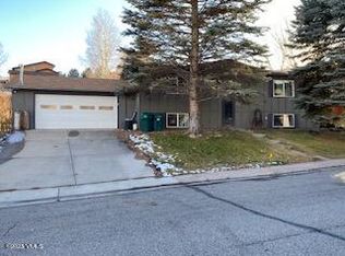 251 Park St, Gypsum, CO 81637