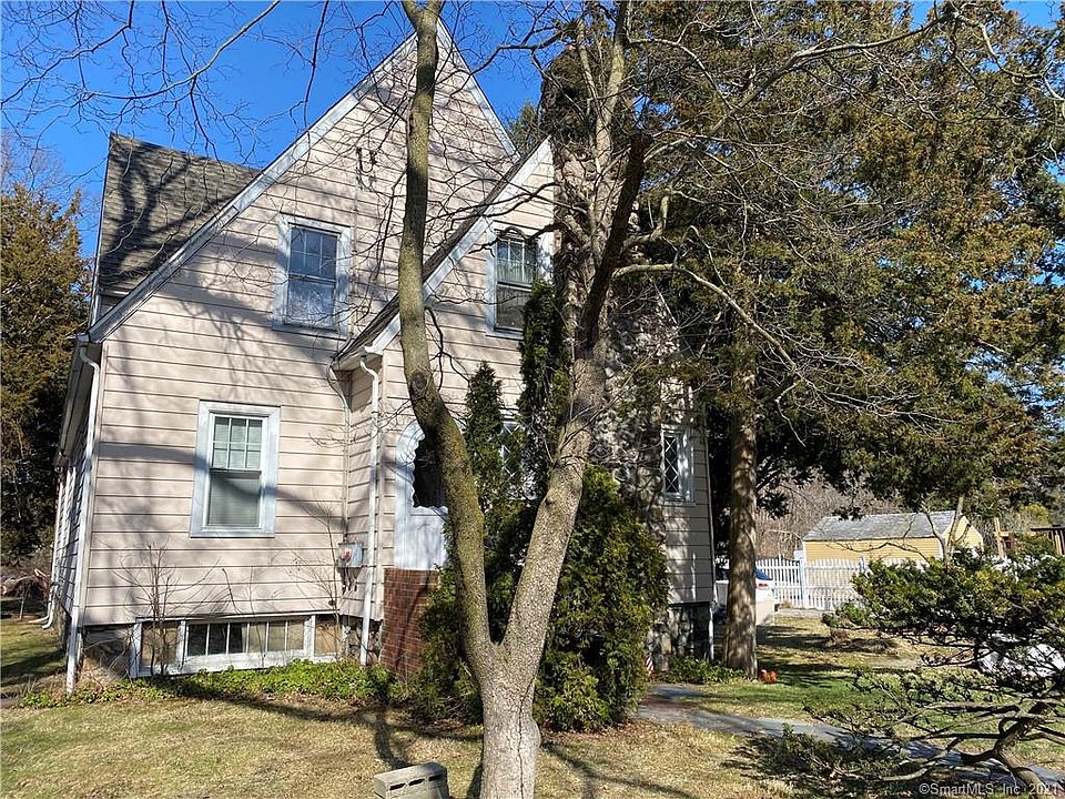 105 Oaklawn Avenue