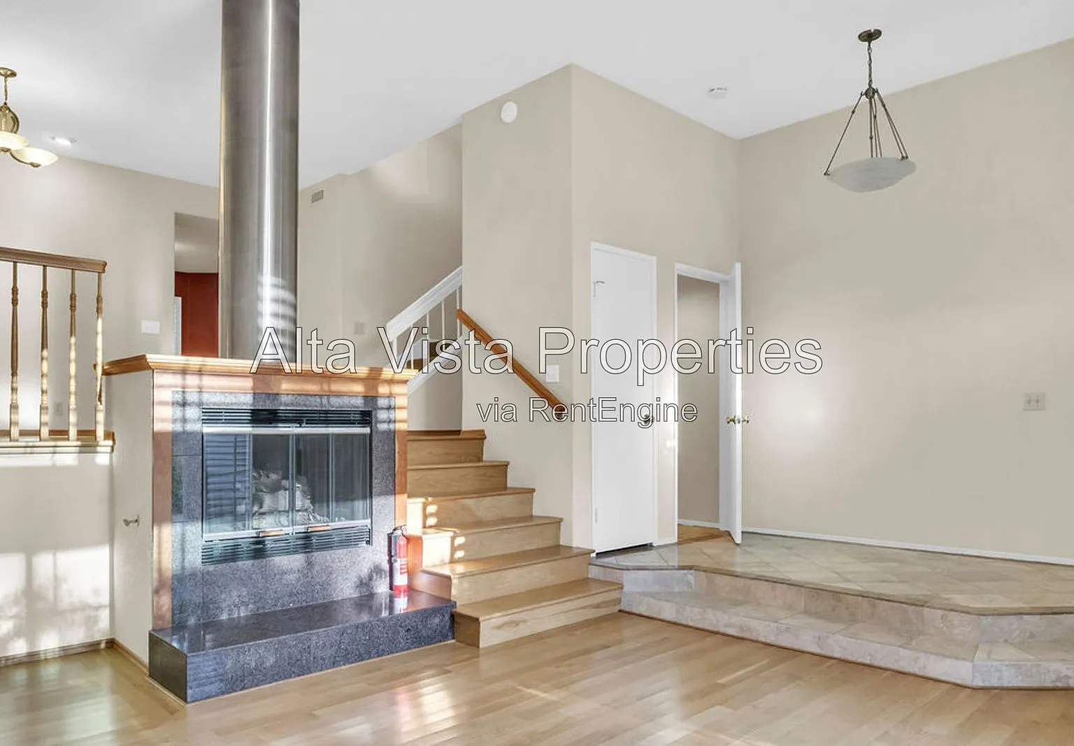 2 bed, 2.5 bath, 1691 sqft, $4,395 — Photo 3