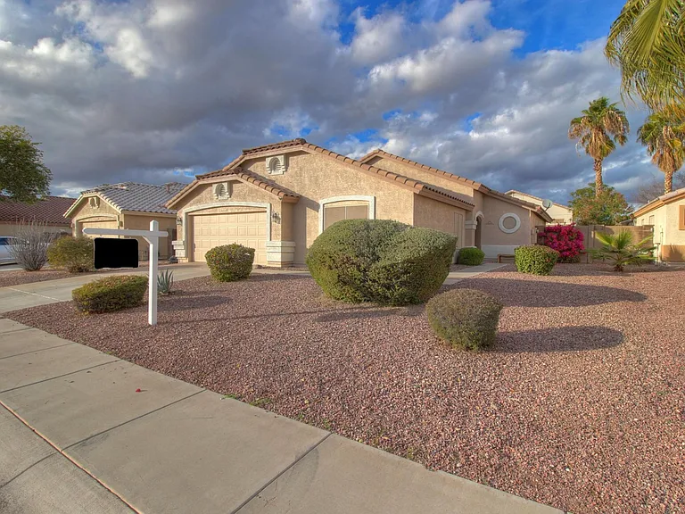 8754 W Salter Dr — Photo 1