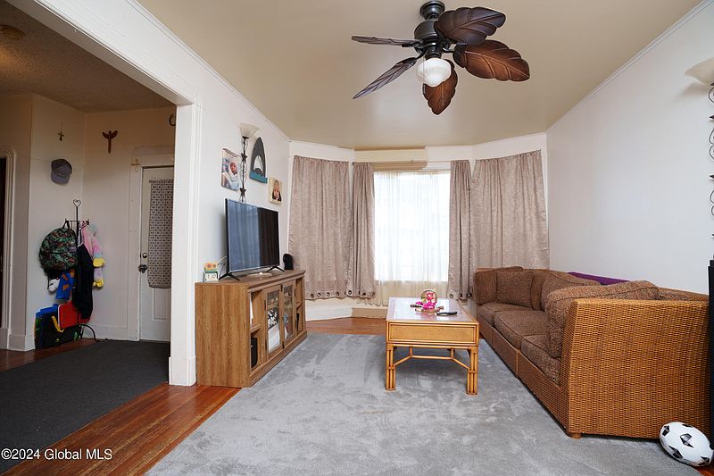 3rd image of 39 James Street