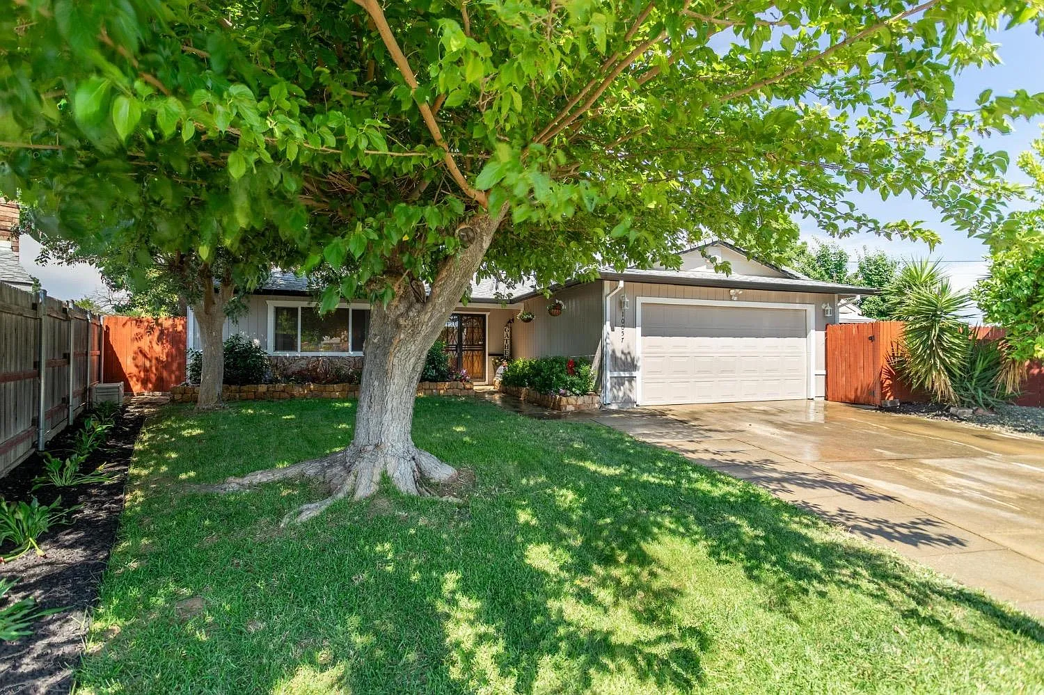 10057 Briantown Ct photo 1