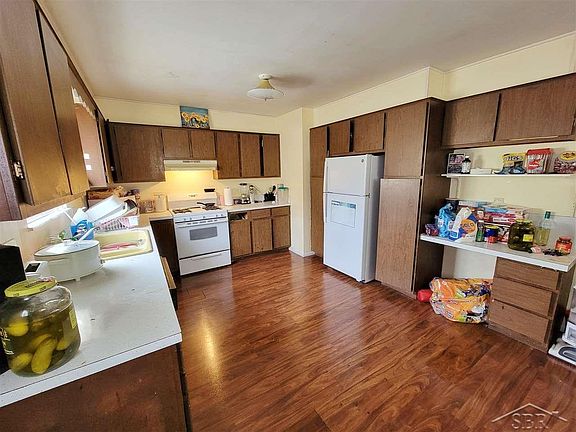 2nd image of 2006 Essex Ave