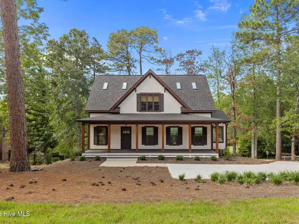 135 Lake Forest Drive SW, Pinehurst, NC 28374