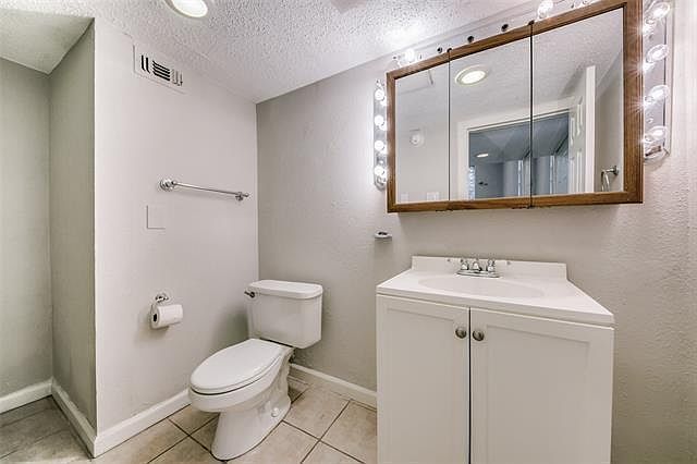 2nd image of 9305 Carmichael Dr