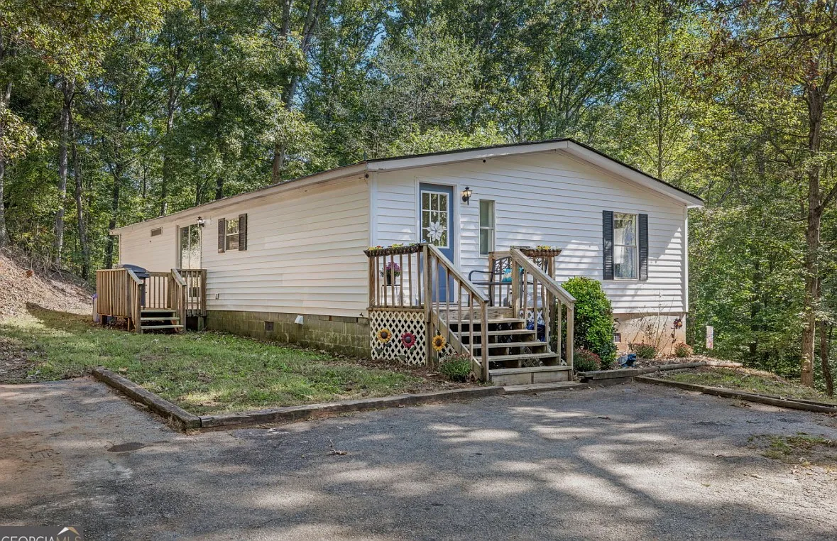 3 bed, 1732 sqft, $1,950 — Photo 2