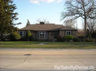 21330 Martin Rd, Saint Clair Shores, MI 48081