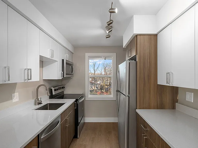1131 Lyon St NE #2 — Photo 2