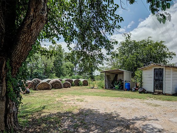 4th image of 716 County Road 4757