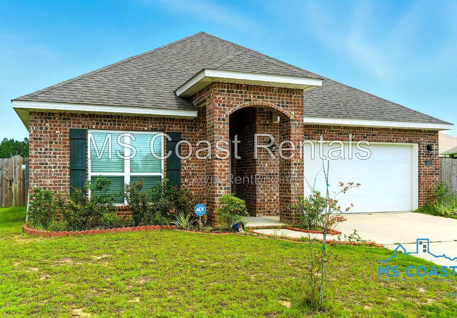 4 bed, 2.0 bath, 1835 sqft, $2,249 — Photo 2