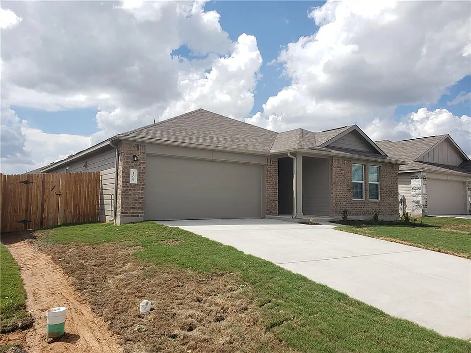 109 Red Buckeye St