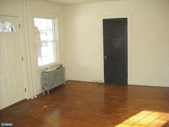4th image of 467 Edison St