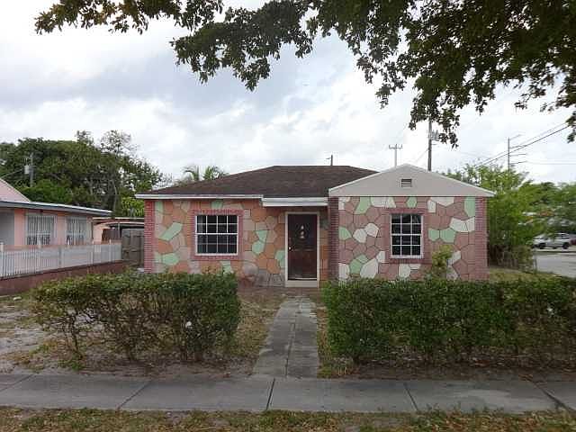 1st image of 725 NW 124th St
