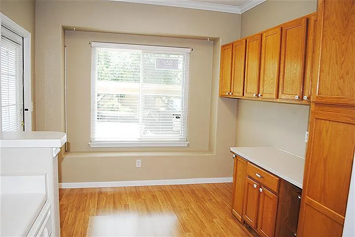 3880 Riviera Grv #104 — Photo 9