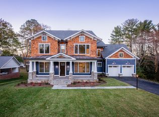 1052 Carper St, Mc Lean, VA 22101