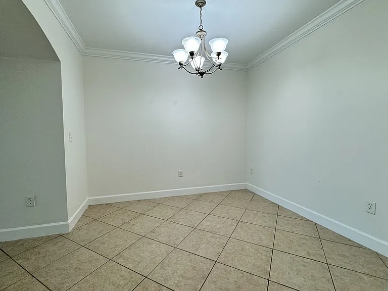 808 3rd Ave W #301 — Photo 9