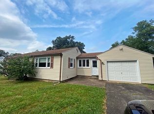 34 Sonia St, Springfield, MA 01119