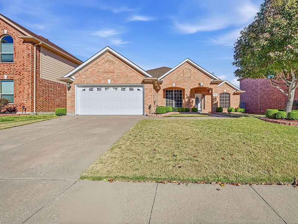 1st image of 421 Kingfisher Ln