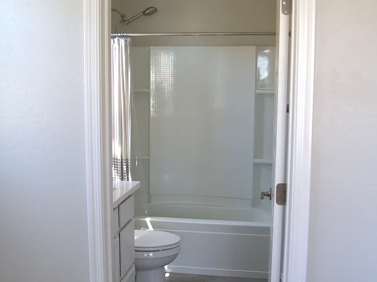 1676 E Hampton Ln — Photo 28