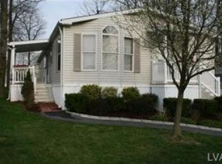 14 Woodsbluff Ct N, Bath, PA 18014