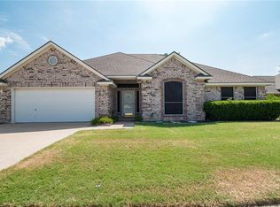 7328 Oak Ridge Dr, North Richland Hills, TX 76182