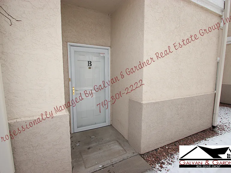 3850 Strawberry Field Grv #B — Photo 2