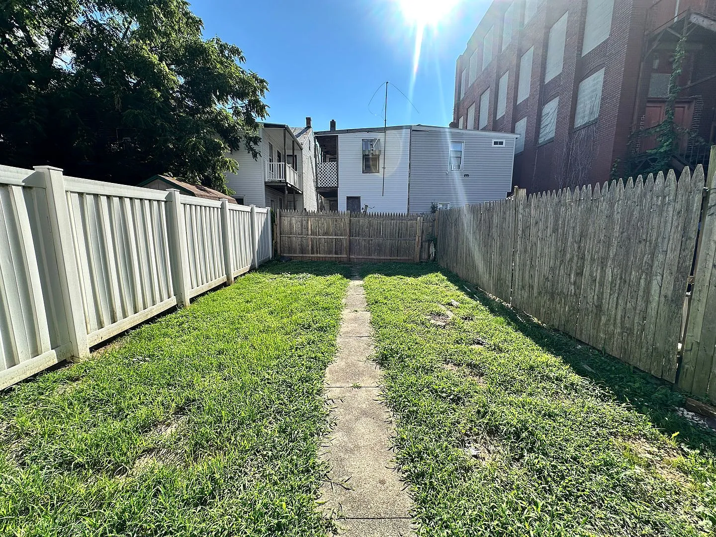 512 Spruce Street — Photo 1