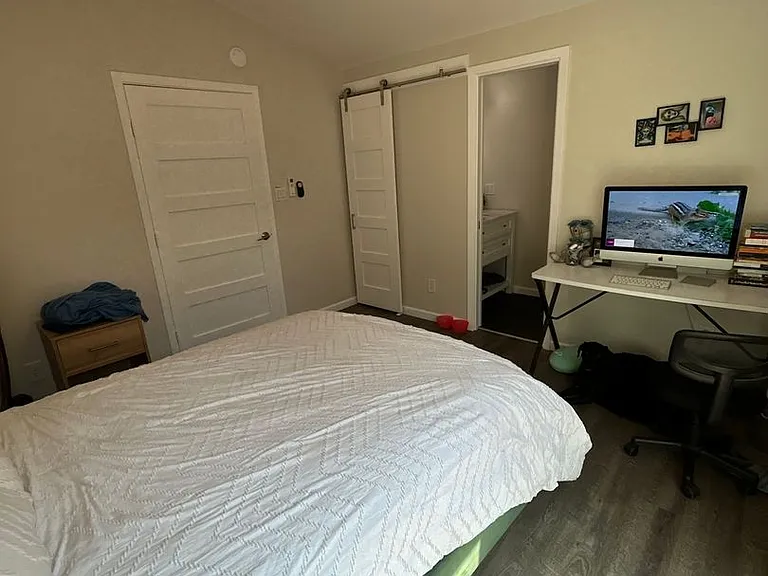 1015 Cameron Ave #2 — Photo 9