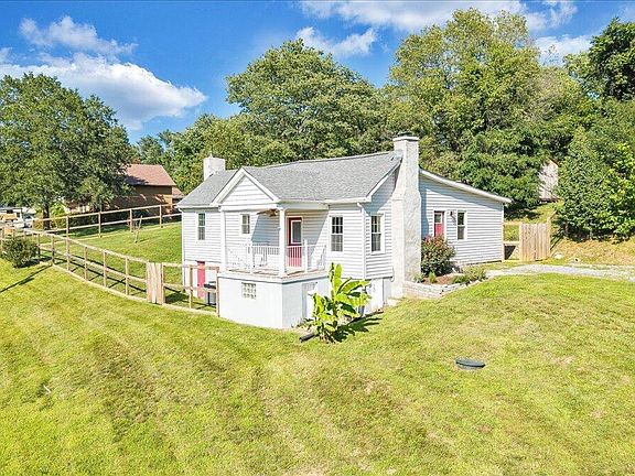 2nd image of 2812 Webster Rd