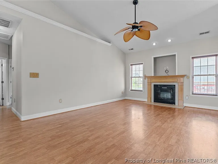 109 Canyon Ct — Photo 5