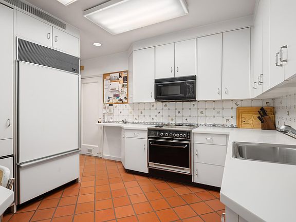 5th image of 784 Park Ave #11B