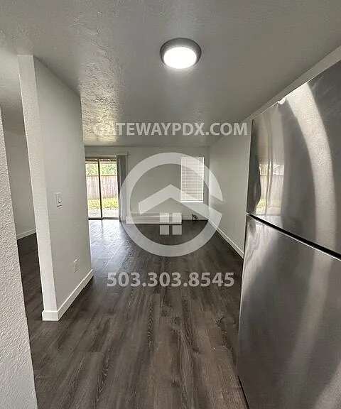 2322 SE 7th St — Photo 9