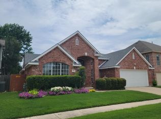 5811 Chatsworth Ct, Arlington, TX 76018