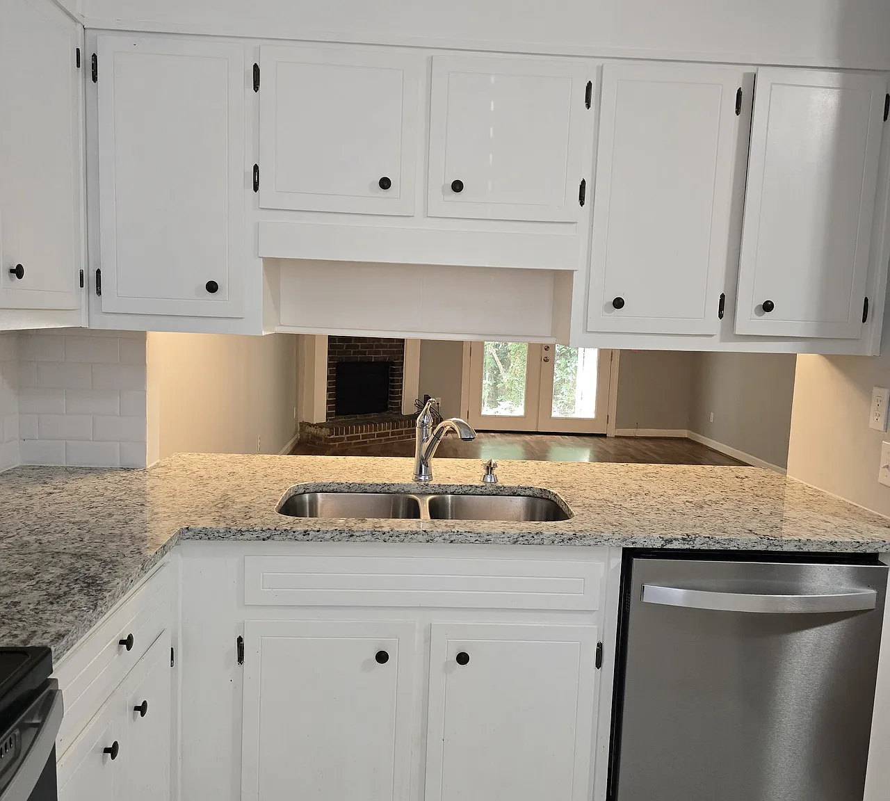 2 bed, 1224 sqft, $2,000 — Photo 3