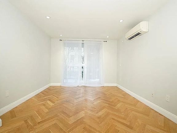 2nd image of 531 Vanderbilt Ave APT 3B