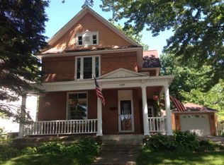 1009 N 5th St, Mankato, MN 56001