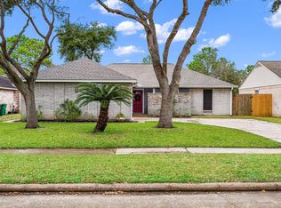 407 Merriweather St, Webster, TX 77598