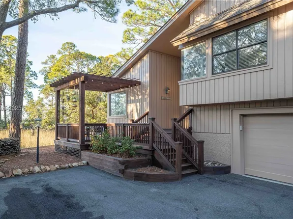 9 Goldfinch Ln, Hilton Head Island, SC 29928