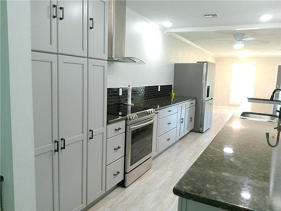 2nd image of 12 Townhouse Ln
