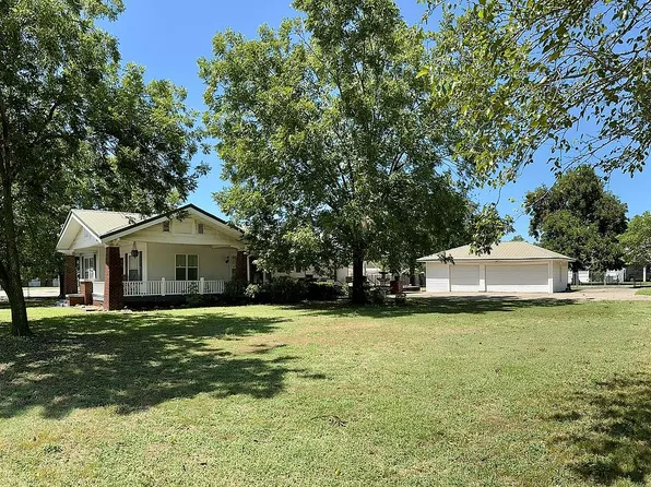 113 E Broadway St, Spiro, OK 74959